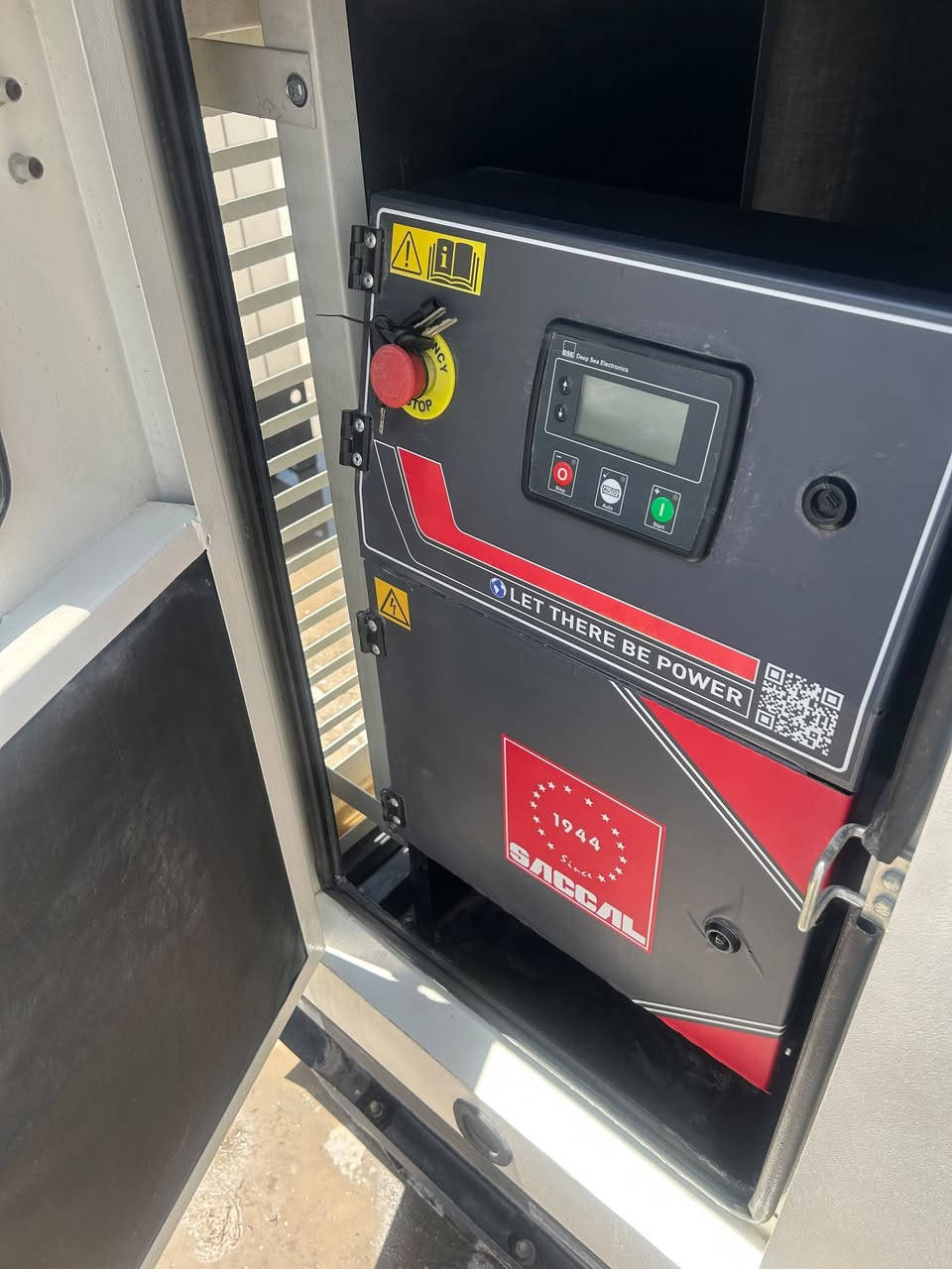 🌟 صباح الخير زبائننا الكرام 🌟
تعلن شركة الصقال لتجارة وصناعة المولدات عن وصول مولدات 66KVA وبمواصفات عالمية وجودة مضمونة 💪

🔹 محرك Perkins (صناعة بريطانية 🇬🇧)
🔹 رأس توليد Stamford & Leroy Somer (بريطاني 🇬🇧 + فرنسي 🇫🇷)
🔹 كارت تحكم DSE (بريطاني 🇬🇧)
🔹 كاتم لبناني عالي الجودة، مناسب للأجواء العراقية ويتحمل أقسى الظروف 🇱🇧

✨ أداء قوي 🔥 تشغيل مستقر 🔥 عمر تشغيلي طويل

🎁 هدية خاصة لفترة محدودة مع كل مولدة!
💰 أسعار منافسة جداً تناسب الجملة والمفرد

🛠️ ضمان سنة أو 1000 ساعة تشغيل (أيهم أسبق)
🛠️ خدمات صيانة متوفرة + جميع قطع الغيار والزيوت الأصلية

🚚 النقل والنصب داخل بغداد مجاناً

📞 للاستفسار والحجز:
***********
أو مراسلتنا عبر الصفحة مباشرة

🔥 لا تفوّت الفرصة… الكمية محدودة 🔥
