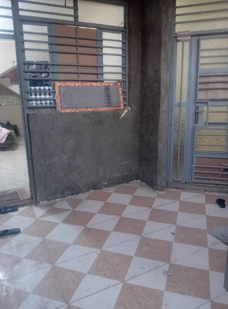 سلام عليكم بيت 100م زراعي مربع قرب شارع صناعي مراوس بيت او قطعه وبيع قصد نص المبلغ او حاضر للستفسار ع رقم الهاتف ***********
