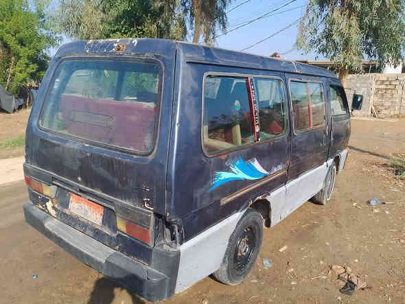 السلام عليكم كيا بستا موديل 94 سنويه صاقطه سياره مصفره هيئه ومرور محرك كير اكسل مكفولات سياره جاهزه شرط التحويل  السعر 23 وبيها مجال قليل العنوان بابل الحصوه مكلف بلنشر رقم صاحب السياره ***********
