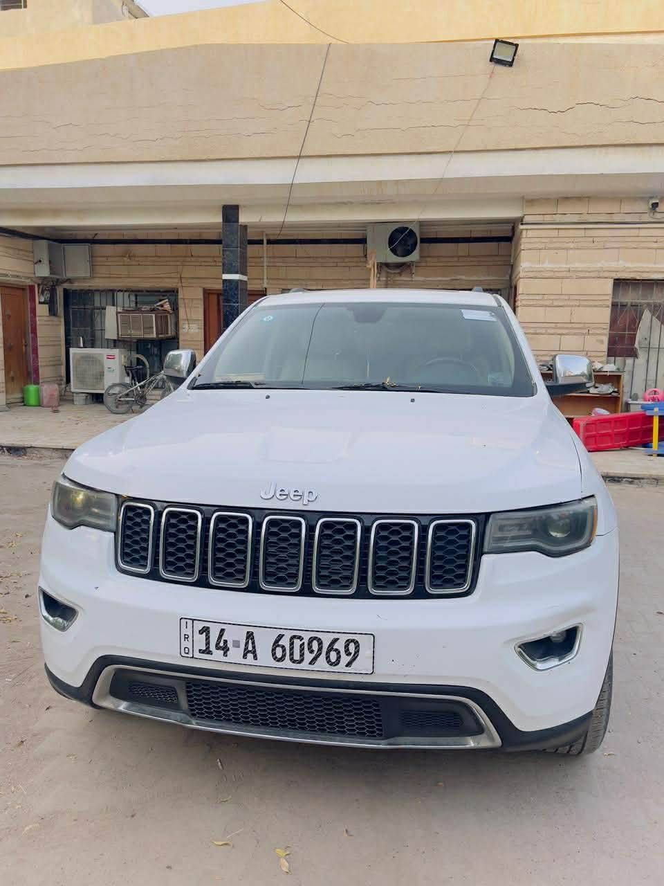 للبيع
جيب كراند شيروكي
موديل 2017
وارد امريكي كلين تايتل
كفاله عامه ضربه وصبغ وبارد 
رقم بصرة بأسمي
جاهزة للاخير 
مواصفات لمتد فول للاخير
السعر 250$ قابل للتفاوض حك الجية
جاهزة للاخير 
*********** اتصل
