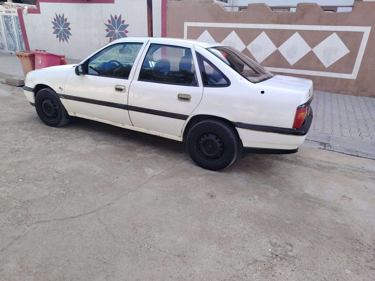 اوبل فكترا للبيع
حجم ١٦ قايض عريض
رقم كركوك سنويه خلصان 
سعر ٣٥ والمعامله 
اتصال على ***********
