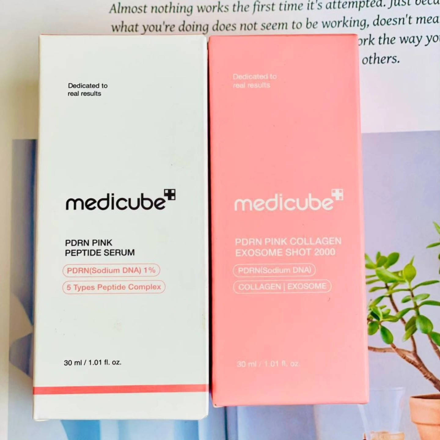 ✨ عرض الإشراقة والشد بالكولاجين الوردي من Medicube الكوري 🇰🇷✨
إذا بشرتج تعبانة، باهتة أو حسيتي فقدت مرونتها… هذا العرض معمول حتى يرجّعلها الحياة والنضارة بخطوتين أساسيتين ومدروسات 💗

يتكون العرض من منتجين أساسيين:

1️⃣ PDRN Pink Peptide Serum
سيروم مركز يحتوي على الـPDRN والبيبتايدات، يشتغل على تجديد البشرة وتحفيزها حتى تبين ممتلئة وأكثر حيوية.
🔹 يساعد على تحسين مرونة البشرة
🔹 يقلل مظهر الخطوط الرفيعة
🔹 يمنح إشراقة وردية طبيعية
🔹 يهيئ البشرة لاستقبال باقي المنتجات
قوامه خفيف وسريع الامتصاص، مناسب للاستخدام اليومي وما يسبب ثقل أو دهون زائدة.

2️⃣ PDRN Pink Collagen Exosome Shot 2000
تركيبة أقوى مدعمة بالكولاجين والإكسوسوم حتى تعزز الشد وتحسن ملمس البشرة بشكل ملحوظ.
🔹 يعزز إنتاج الكولاجين
🔹 يقلل مظهر التجاعيد
🔹 يمنح امتلاء صحي للبشرة
🔹 يوحد الملمس ويعطي نعومة واضحة
مثالي للبشرة اللي فقدت مرونتها أو تحتاج دعم إضافي

منشأ العرض: كوري 🇰🇷
االسعر السابق ٥٥
هسى عليه بس ب٢٣
والفترة محدودة العرض استغلوو الفرصه بنات


**إذا كنت صاحب هذا الإعلان وتريد حذفه لأي سبب، رجاءا أرسل رسالة إلى الدعم الفني**