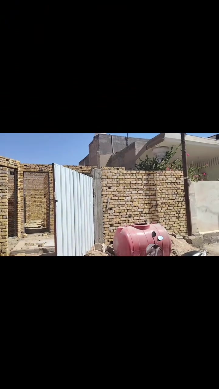 السلام عليكم
هيكل للبيع واصل مرحلة الصب 
200 متر 
حي الكوثر شارع سيد مسلم 
حر غير مطلوب 
للاستفسار ***********
