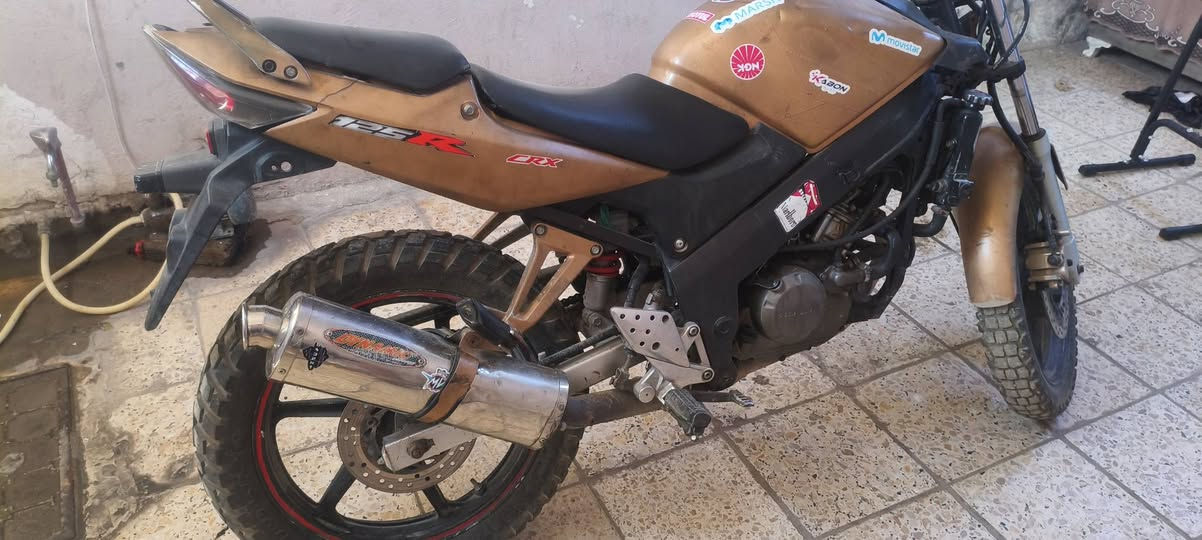 دراجه هوندة cbr 125cc الدراجه نكرة سلف وبيهة مشاكل بسيطة  للتواصل *********** متوفر رصيد واتساب
