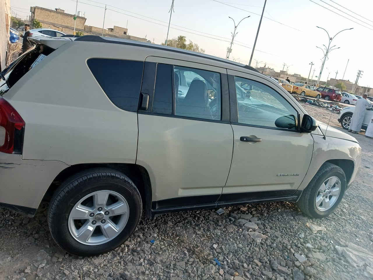 جيب كومباس 17 وراد ام. سبورت
كير مكينه 2400 حداديه درايم بور كفاله 
تخم تاير تبريد تدفئه  خير من الله سياره جاهزه
رقم دولي سنويه ل30 مداوره 
ضربته بيبان سايق ونفسهن معمرات لا تكم ولاعابره بدون دواخل   وهذا رقم شاصي اليكدر يطلع صوره اني شايفهن ونمسحن 
سعره 95 بيه مجال مكاني ناصريه 
***********

