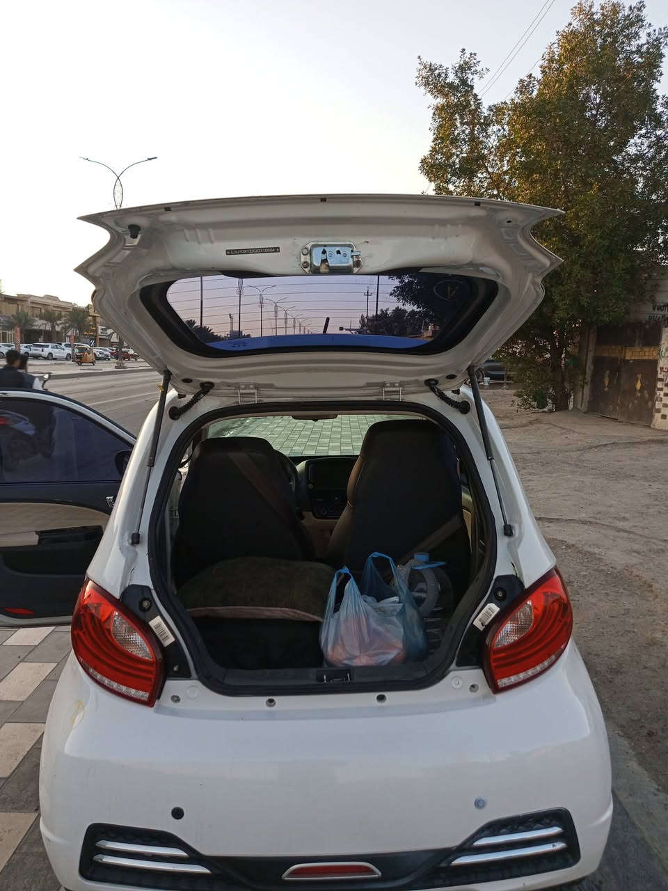 السلام عليكم سياره كهربائية  بغداد بلديات ***********
