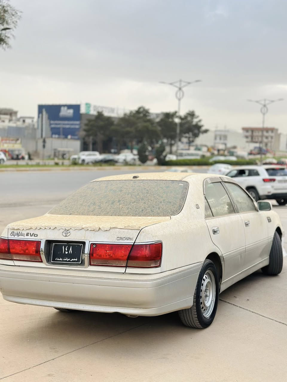 سڵاوی خواتان لێبێ  مەلیکە ٢٠٠٢ 
بڕاوەیە
دیفۆڕی بچوکە 
گێڕ و مەکینە  
بە شەرت 
سەقف بە شەرت 
یقرچێکی بچوکی پێشی هەیە لەگەل یەک 
تۆزلا لای قەپاخی بەنزینەکەی 
بەقەت دەمی پەرداخێک  
***********
36$ مەجالێکی کەم
