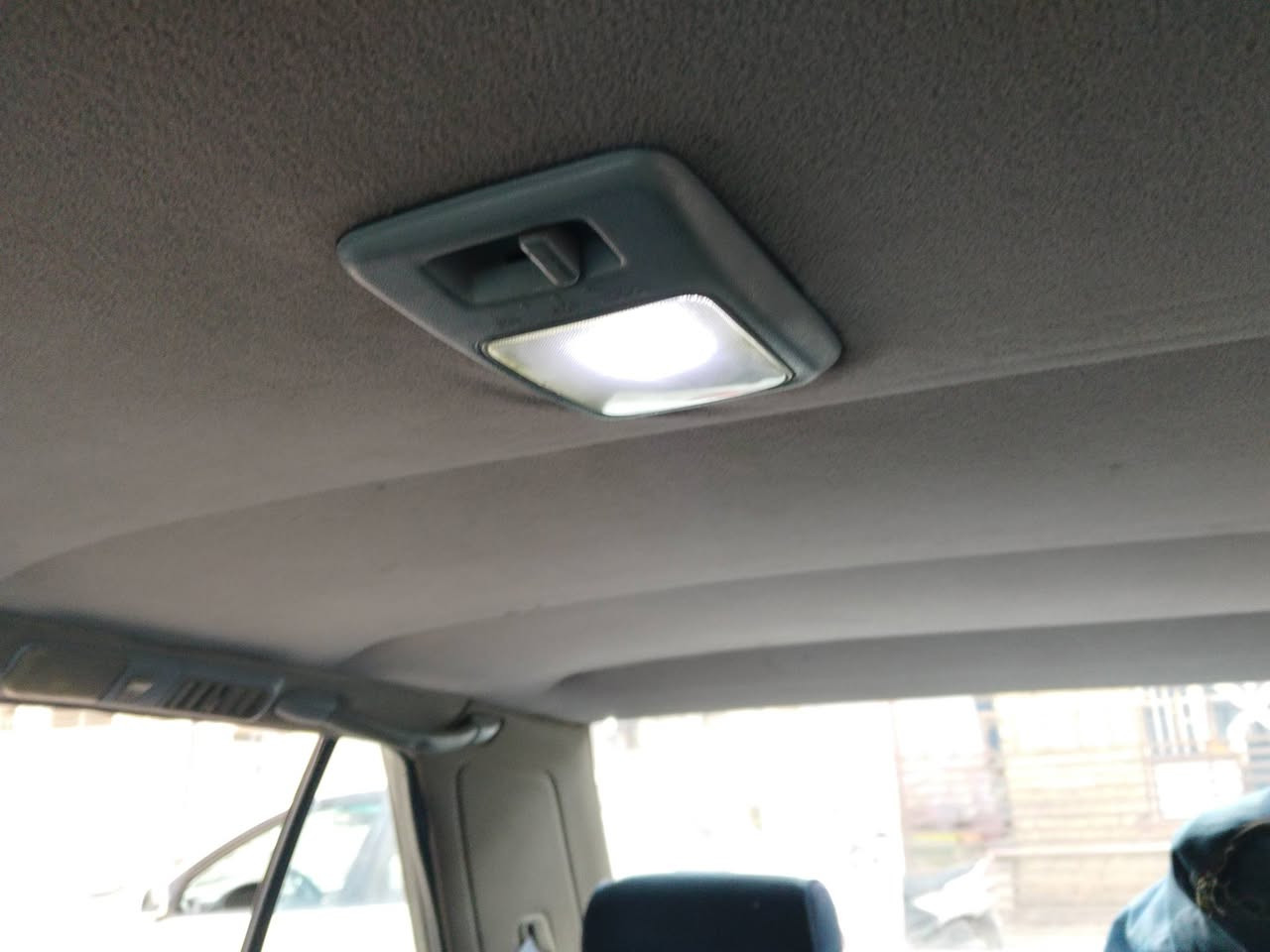 السلام عليكم للبيع سيدان موديل 90يسرى بلاد مكفولة من الصبغ محرك كير ونجي باتري جديد رقم بغداد ارضية جلد تدفئة تبريد شغال صدر جيد تايرات جيدة كهربائيات جيدة مكاني بغداد 
*********** وااتساب سيم كارت
