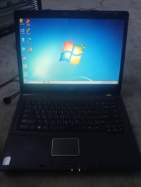 شباب لابتوب ايسر  ويندوز 7 الابتوب مناقصة شي  شاحنة أو بنكة وياه هم أو...