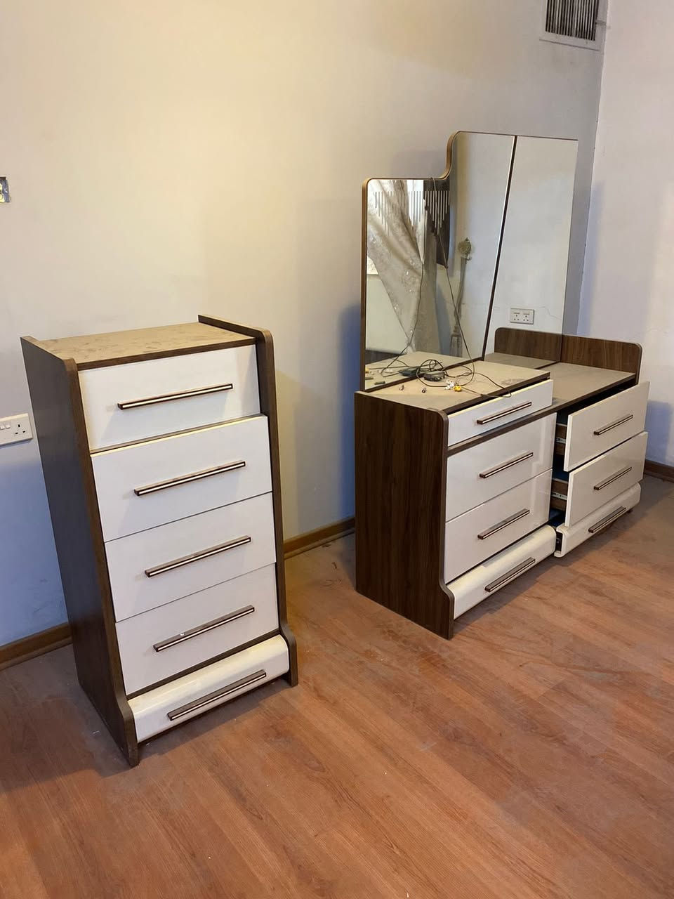 غرفه نوم تركي اصلي استخدام قليل نضافه 99/:100
سعر مليون ونصف


**إذا كنت صاحب هذا الإعلان وتريد حذفه لأي سبب، رجاءا أرسل رسالة إلى الدعم الفني**