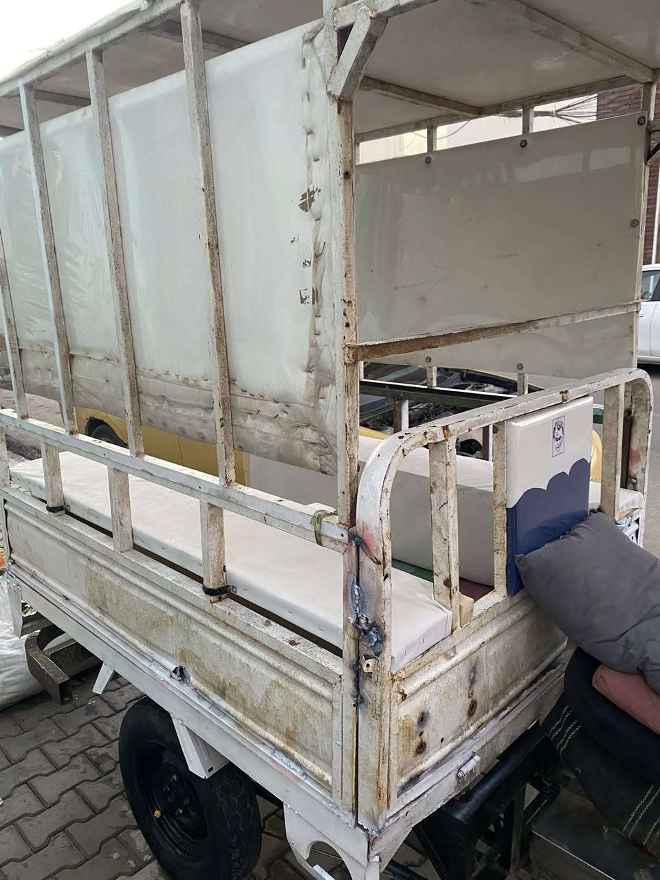 سلام عليكم ستوته البيع مديال7 مكان نجف. سعر ٧٥٠ وبيه مجال  رقمي*********** مكينه وشاصي نضاف
