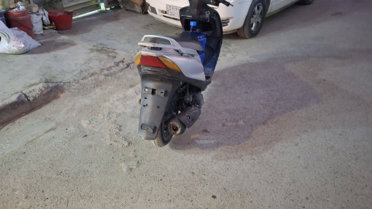 السلام عليكم دراجه ماكس للبيع سعر 325 وبيها مجال شيء قليل مكاني بغداد الدولعي مراوس ب 60 هم مراوس وكان بغداد الحريه 325 وبيها مجال ***********
