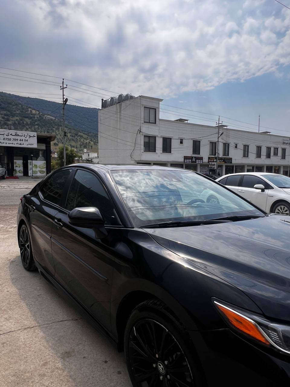 Toyota  camrry   SE   2020   /٦٩ مایل رۆشتوە  تەنها سندۆق سبۆقە دوو  بست ساردە کوت  بی  داخلی بی ئیرباگ   رەقەم شانسیم دانەوە . 
*********** سوران, أربيل
