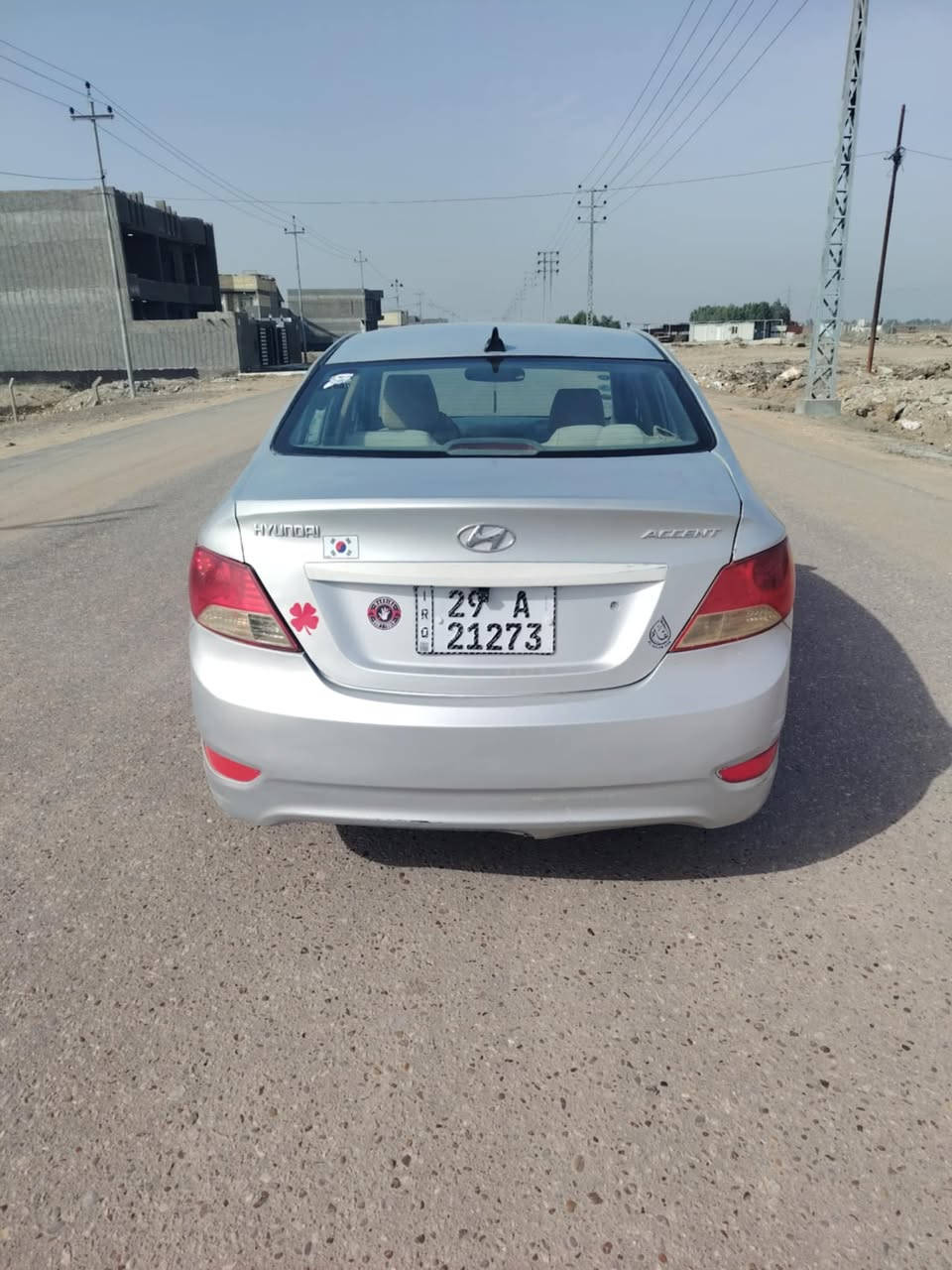 سلام عليكم 
اكسنت 2012 خليجي 
مكينه وكير وحداديه وتخم تاير مكفولات 
السعر 70 بيه مجال الشراي ويدلل مال جناي 
رقم انكليزي تحويل ثاني يوم مشروع وطني 
مكينه 1600 دوش المرغوب سيارة جاهزة 
مكاني بابل *********** 
بيه حادث جاملغ خلفي وبيه مكانات صبغ اثر جراد فقط
