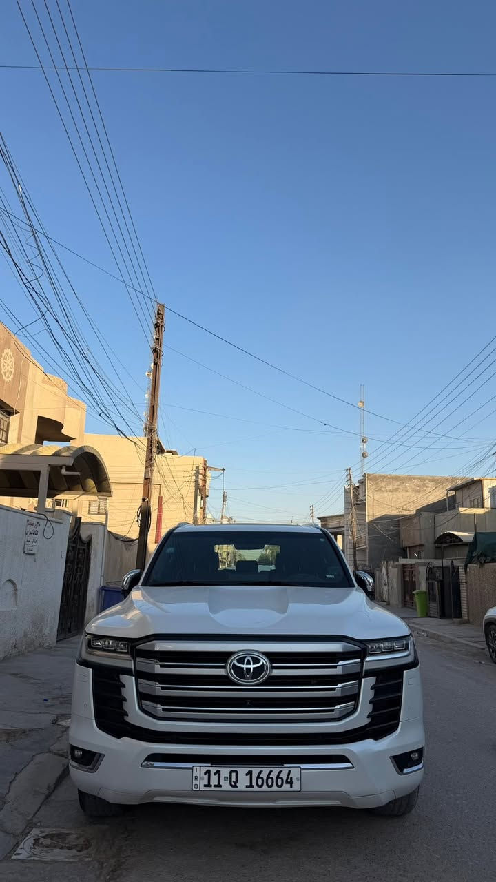 السلام عليكم
لاندكروز 2022 vxr sas تون توربو
 داخل احمر ومعروفة مواصفات Vxr 
السيارة ماشية 70 الف كيلو متر السيارة 
بحالة جداً ممتازة واستخدام شخصي 
داخل بغداد السيارة رقم بغداد مميز 
مكانها بغداد الدوره استفسار اكثر : ***********
