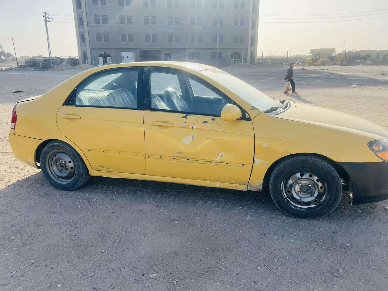 سلام عليكم 
 كيا اسبكترا للبيع فقط 
 2007
مبدل بنيد وباب خلفي 
وبيها حادث بسيط مامصلح موضح بالصور 
كير مكينه حدادية تبريد كله تمام تخم تاير منظومة تبريد كاملة جديدة راديتر ماء جديد مكينه صارلي سنتين من شادها تفرعات مكينه اغلبها جديد من دينمو نوزلات باو مشط ستيرن السيارة  
السعر 55بيها مجال السيارة محتاجة صبغة جديدة الباقي  كله تمام تفاصيل اكثر ***********
