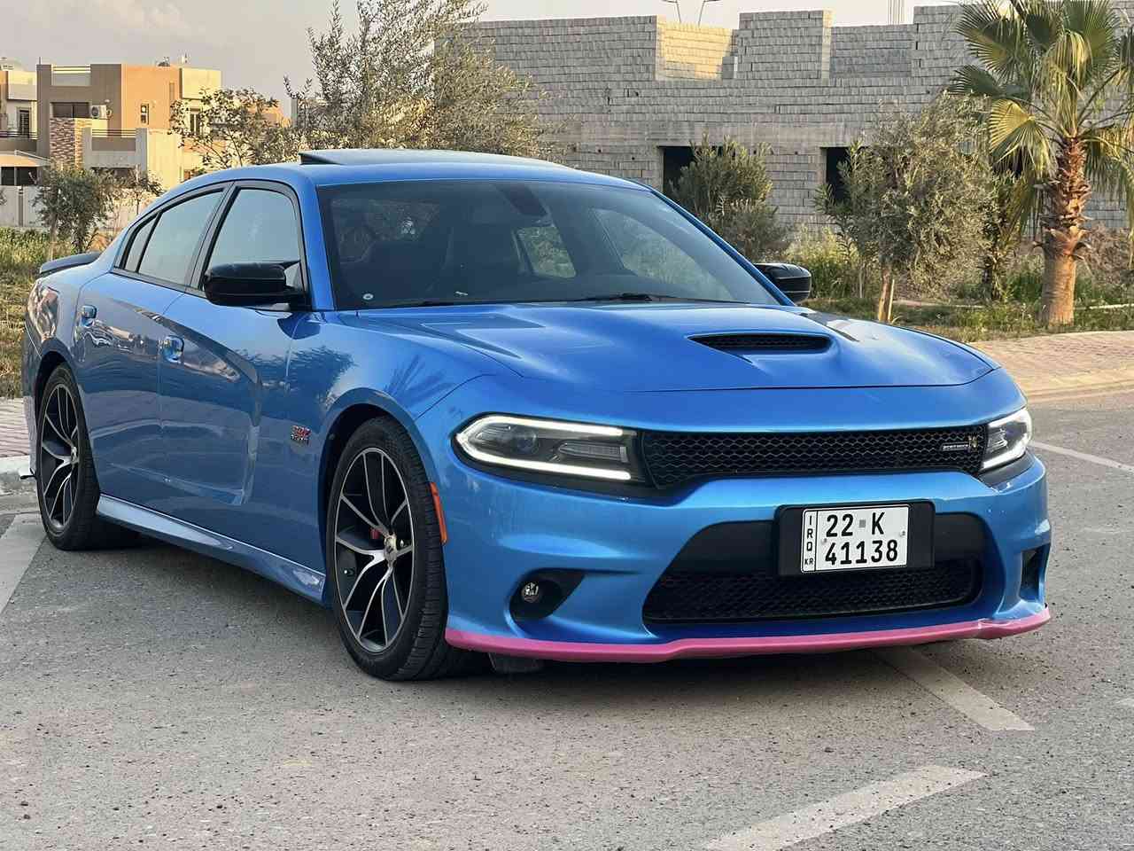 يالله/السلام عليكم عندي جارجر موديل(18) خليجي (وكاله هارلم ) (سكات) مكينه6400) فول 1/1 جديده بمعنه الكلام ماشيه (66 )الف كيلو حقيقي )صبغ بين باب وجاملغ  خلفي عكس السايق  اثر شخط واني صبغتهن. ورصعتين مسويهن بجهاز  بي دي ار فقط بدون ايرباك كل الايرباكات سليمه بدون اي  قطعه تبديل. السياره كله ع بلاد (المواصفات /شاشه كبيره/كامره خلفيه دواره/فتحته سقف /بصمه ابواب /بصمه تشغيل عن بعد/ كشنات كنتاره وجلد/ كشنات كهرباء/  كشن السايق خزن ميموري/ كشنات تبريد وتدفئه/ حساسات امامي وخلفي /السياره جديده وخير من الله) رقم اربيل تحويل مباشر. باسم المشتري رقم اربيل / الاستفسار والاتصال/
*********** واتساب
0776 418 3862 
مكان السياره بغداد الكرخ
