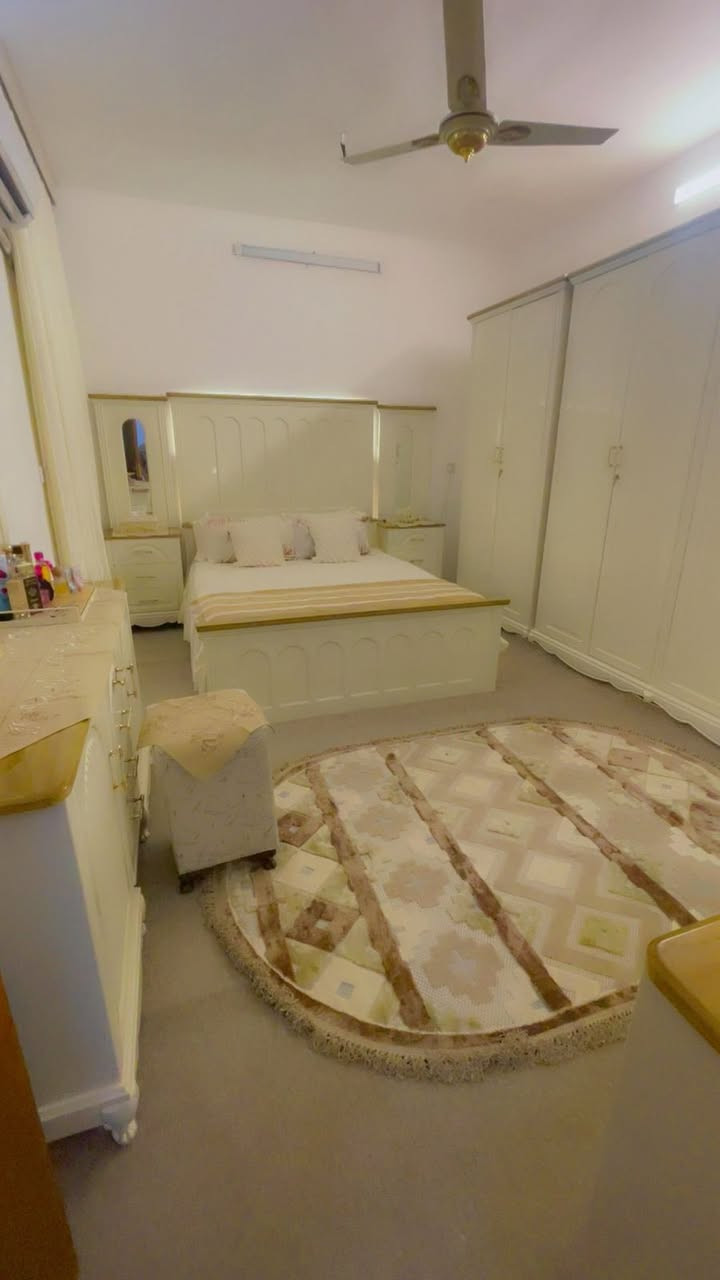 السلام عليكم
غرفه تفصال عراقي ضخمه 
مثل ما واضح بالصور 
اخذتههه قبل شهر 
سبب البيع بسبب صغر المكان 
السعر ع الخاص


**إذا كنت صاحب هذا الإعلان وتريد حذفه لأي سبب، رجاءا أرسل رسالة إلى الدعم الفني**