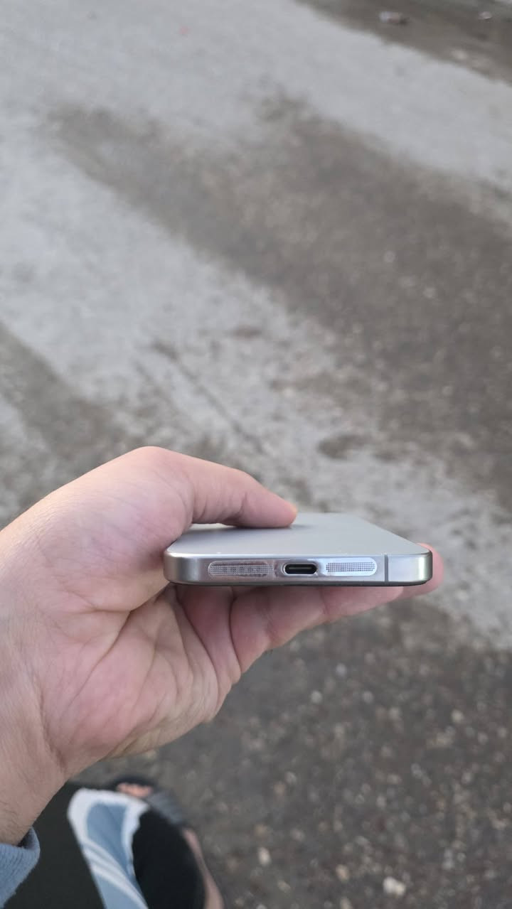 السلام عليكم
Iphone 15 pro max

 اللون :تيتانيوم 

نسبة البطارية: 86%

عدد الدورات:468

الجهاز شرق اوسط

 الجهاز كلش نضيف وموضح بالصور

مراوس بجهاز s25 ultra 

📍 الموقع: بغداد

للاستفسار يرجى التواصل على الخاص او على رقم الهاتف:

***********
