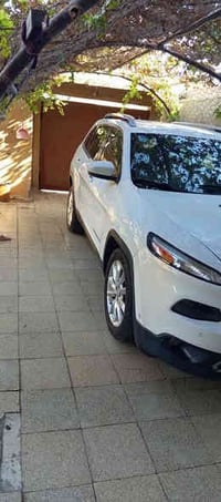 من رخصت الادمن سياره جيب بزون موديل 16رقم انبار بأسمي سياره بعد احله م...