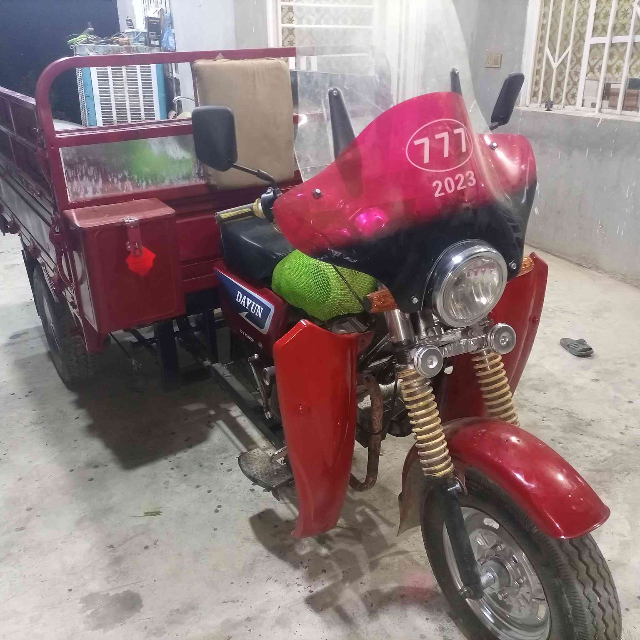 ستوتات العدد  ٢ الحمره جاهزه مابيه  اي نقص موديل ٢٠١٥ والثانيه موديل ٢٠١٤ جاهزه  السعر اتصل خاص ماكو *********** العنوان واسط عزيزيه
