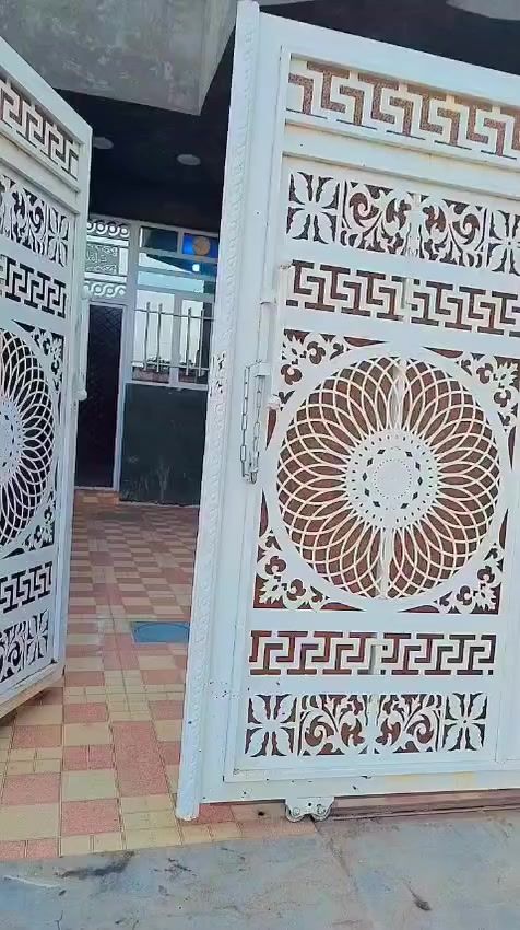 للايجار مشتمل طابق ونص غرفتين نوم وصاله ومطبخ واستقبال وصحيات وكراج بناء حديث خلف جامع السلام 
300 قفل
للاستفسار الاتصال على الارقام التاليه 
***********+ واتس اب 
***********
