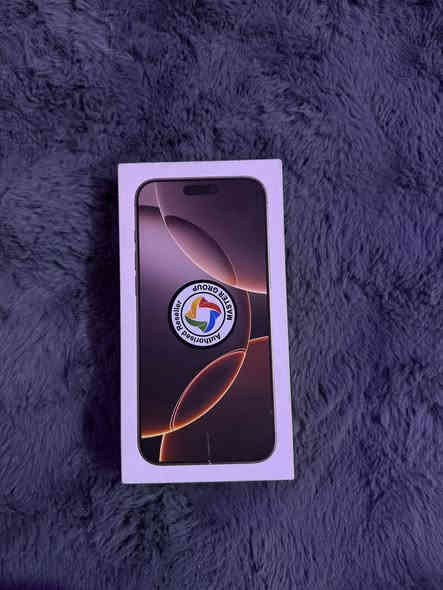 السلام عليكم 
ايفون 16 pro max  للبيع 
الذاكره 256
البطاريه 100
دورات الشحن 162
نضافه الجهاز 100/100 
نموذج m
الجهاز كامل مكمل لوك 
الجهاز بعده بالضمان 
الجهاز ضمان  ماستر 
السعر مليون و400
للتواصل ***********
