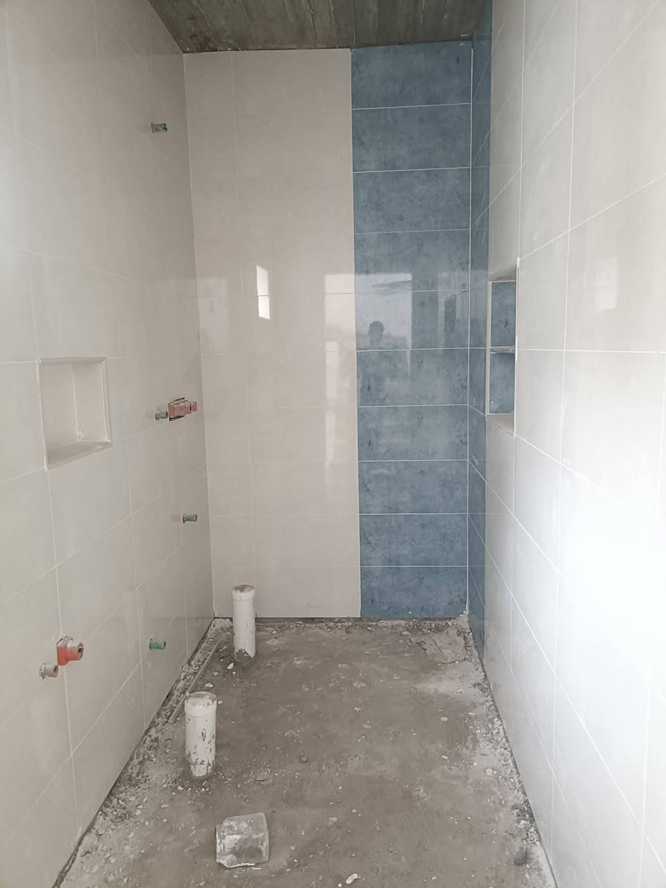 خلفه سيراميك درجه اولى ماده واسمنت واسعار مناسبه لاتصال أو وتساب عله رقم ***********
