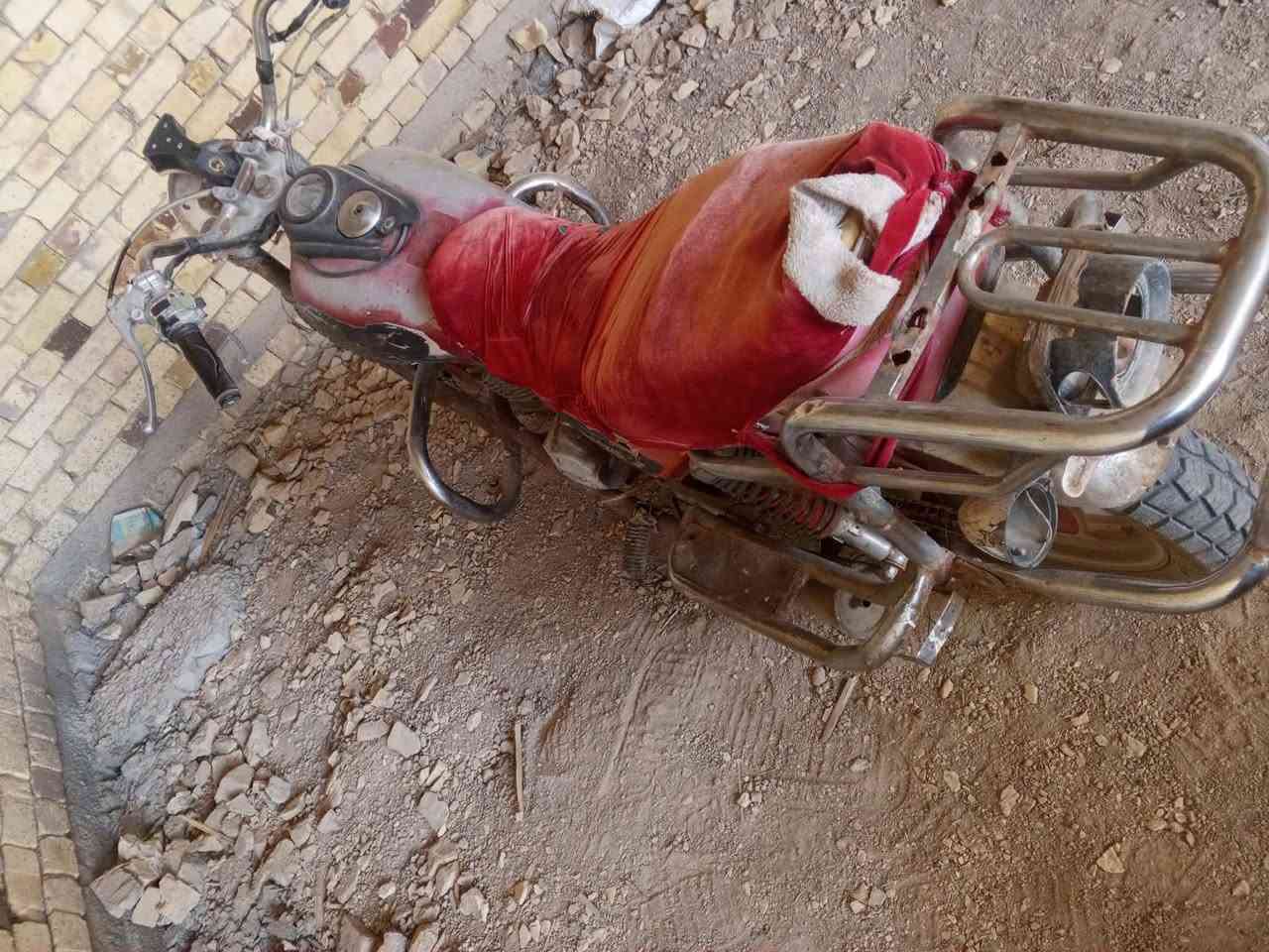 سلام عليكم دراجه للبيع ٢٠١٢شغاله مكاني رفاعي طريق المشايه ‏‪***********‬‏
