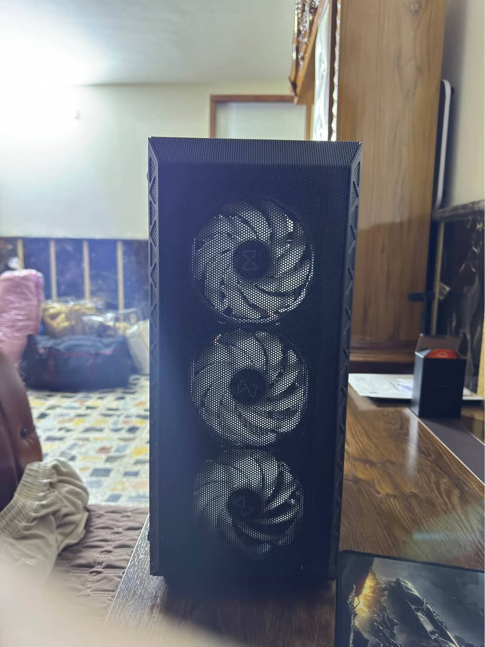 كيس mntop جودة ممتازه فارغ للبيع نضيف جداً  ما بي اي زلغ من ضمنه 4 فانات RGB السعر 50 الف قفل للاستفسار *********** بغداد, العراق
