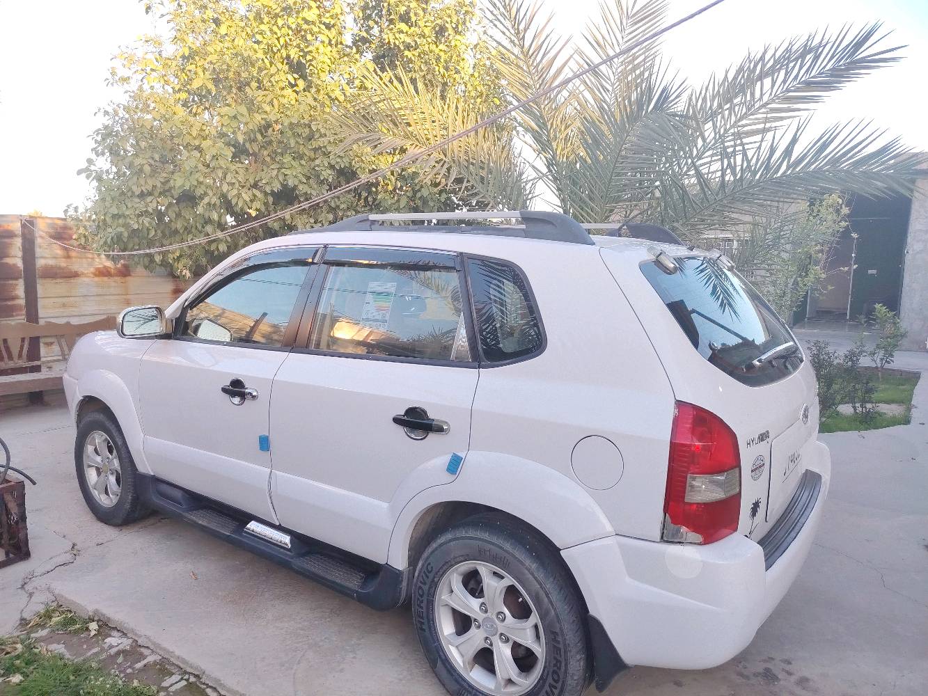 السلام عليكم اخوان توكسان موديل2009 سياره خير من الله سونارها مرفق بالصور مكانها بغداد رقمها بغداد محركها2000 سيارة بأسمي تحويل ثاني يوم والسعر بي مجال اتصل وتأمر اتصل على //***********///***********