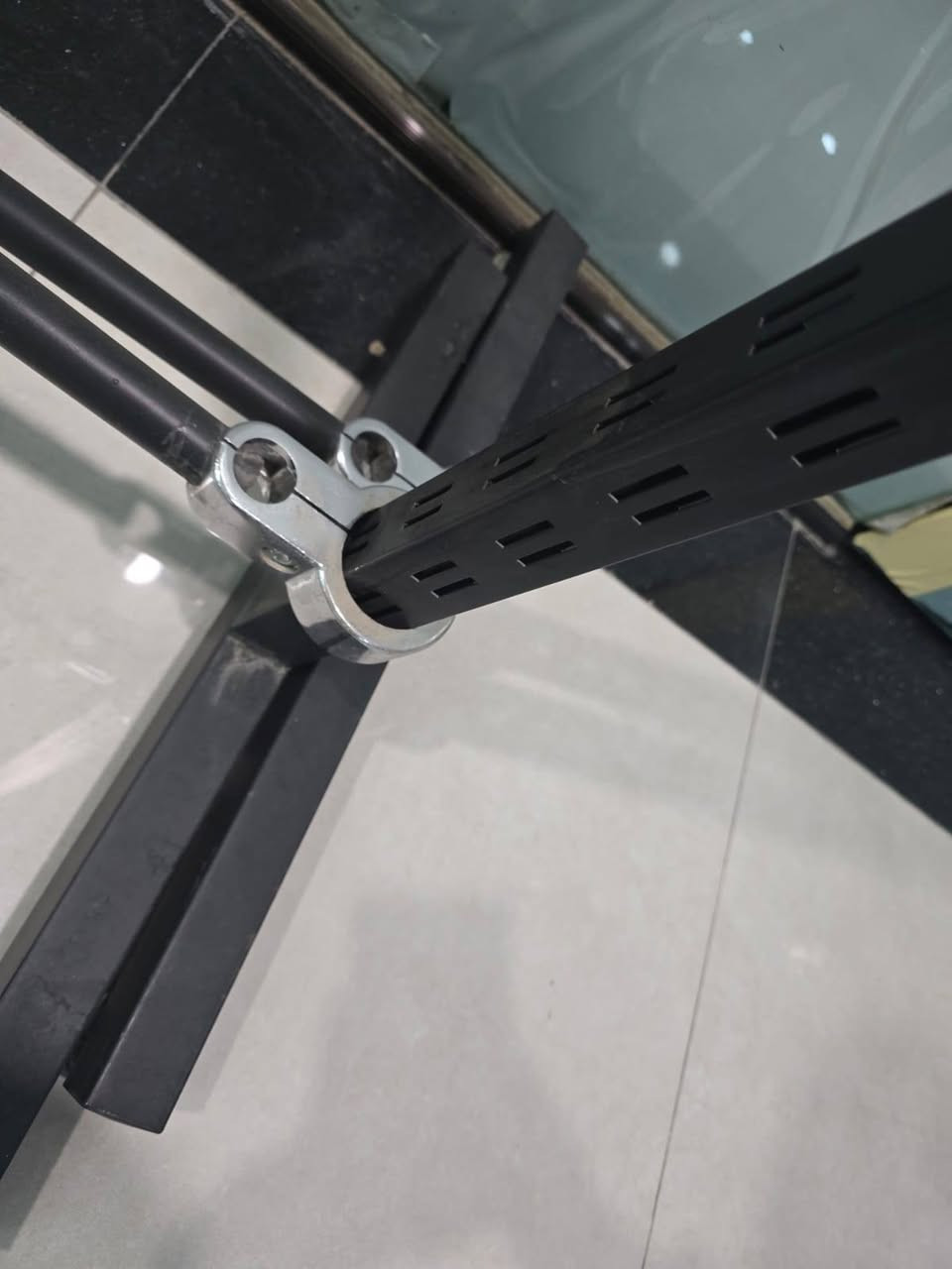 ستاند قطعتين
القطعه ٢٥ الف 
بدون رفوف يكون 
نظيف ملحقاته متوفرة كلها 

الموقع الكرخ 
للاستفسار 
***********
