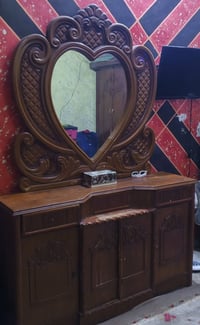 غرفة نوم • مستعمل نظيف • ٦ قطع