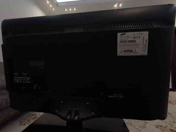 شاشه بلازما سامسونج SAMSUG بحجم 32 مستعمله  تدعم دقة الـ HD ومدخلين للكيبل الهوائي وماداخله تصليح نهائياً . 
للأستفسار : 
*********** بي واتساب ايضاً
