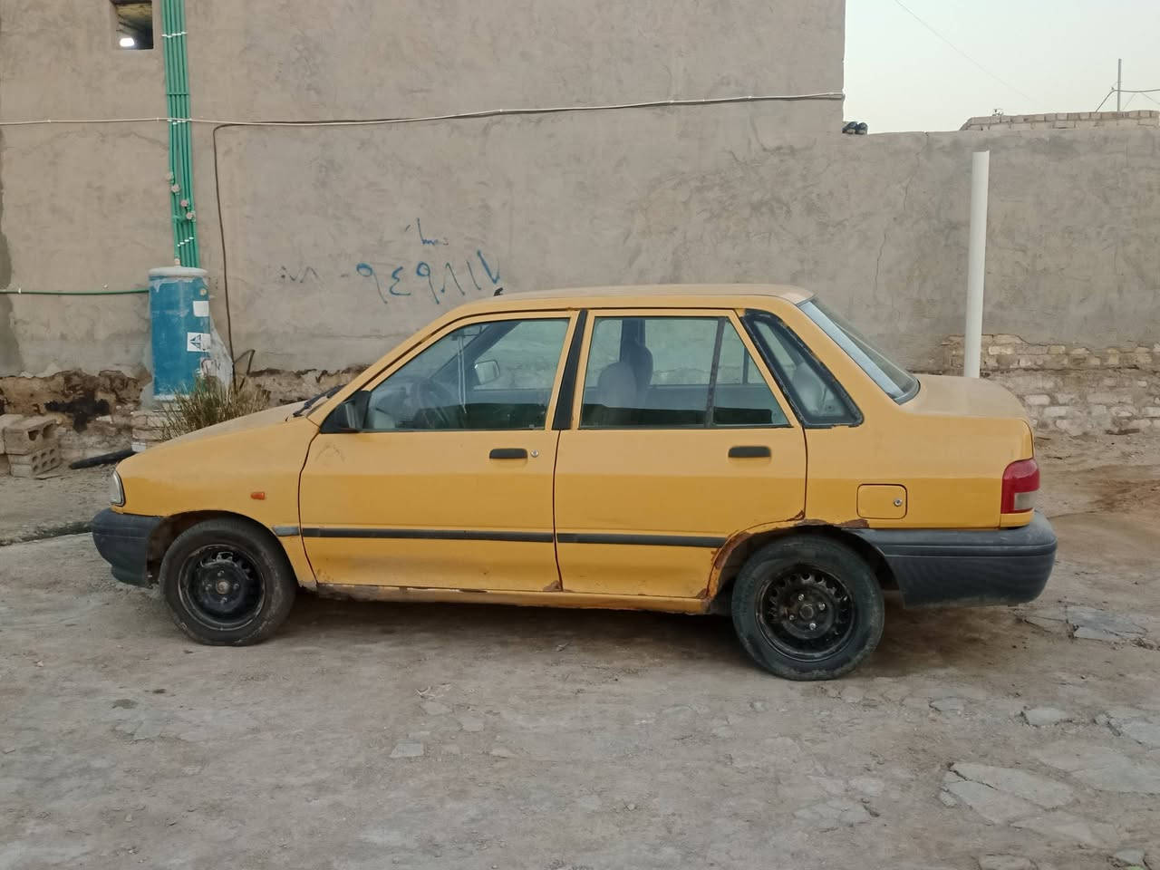 سايبه للبيع موديل ١١ سنويه صاقطه وهيئه عليه ٢٥ مكينه وكير جديد السيارة كامله مكمله  *********** العنوان الديوانيه السدير حي الزهراء
