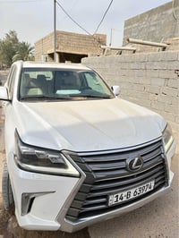 ٢٠١٦ • ٨ سلندر • داخل بيجي