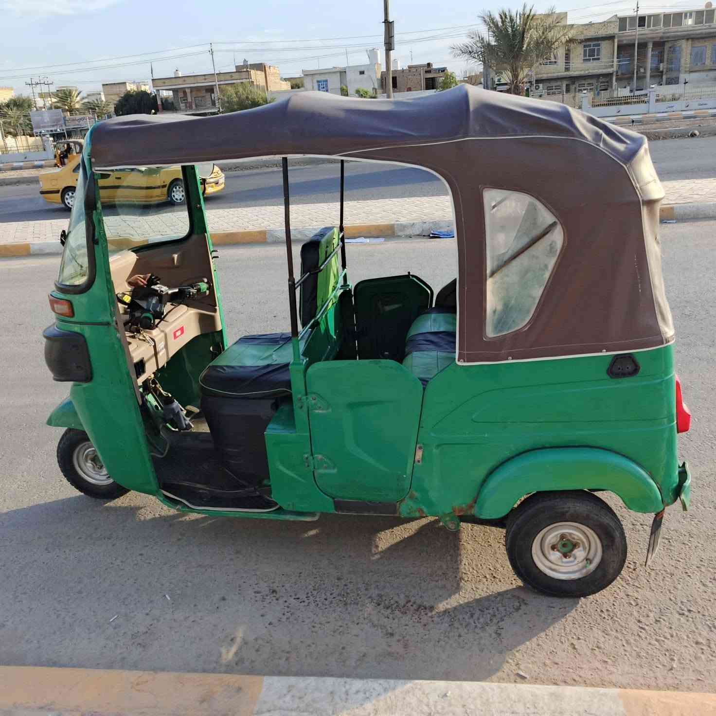 السلام عليكم تكتك 2021 للبيع فقط سنويه بسمنه التكتك عوزه تعمير خياسات وبيه طخات بارد موضحه بصوره ما متواجد عله الفيس مكلف بنشر رقم راعيه***********.   السعر      7/100
