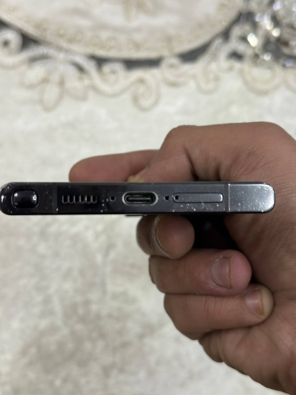 السلام عليكم جهاز S23 Ultra
نظيف سليم من كلشي فقط ضربة في الكلاس الخارجي  الشاشة سلمية 
السعر 550     وبي مجال
نجف لايوجد توصيل
رقم : ***********
