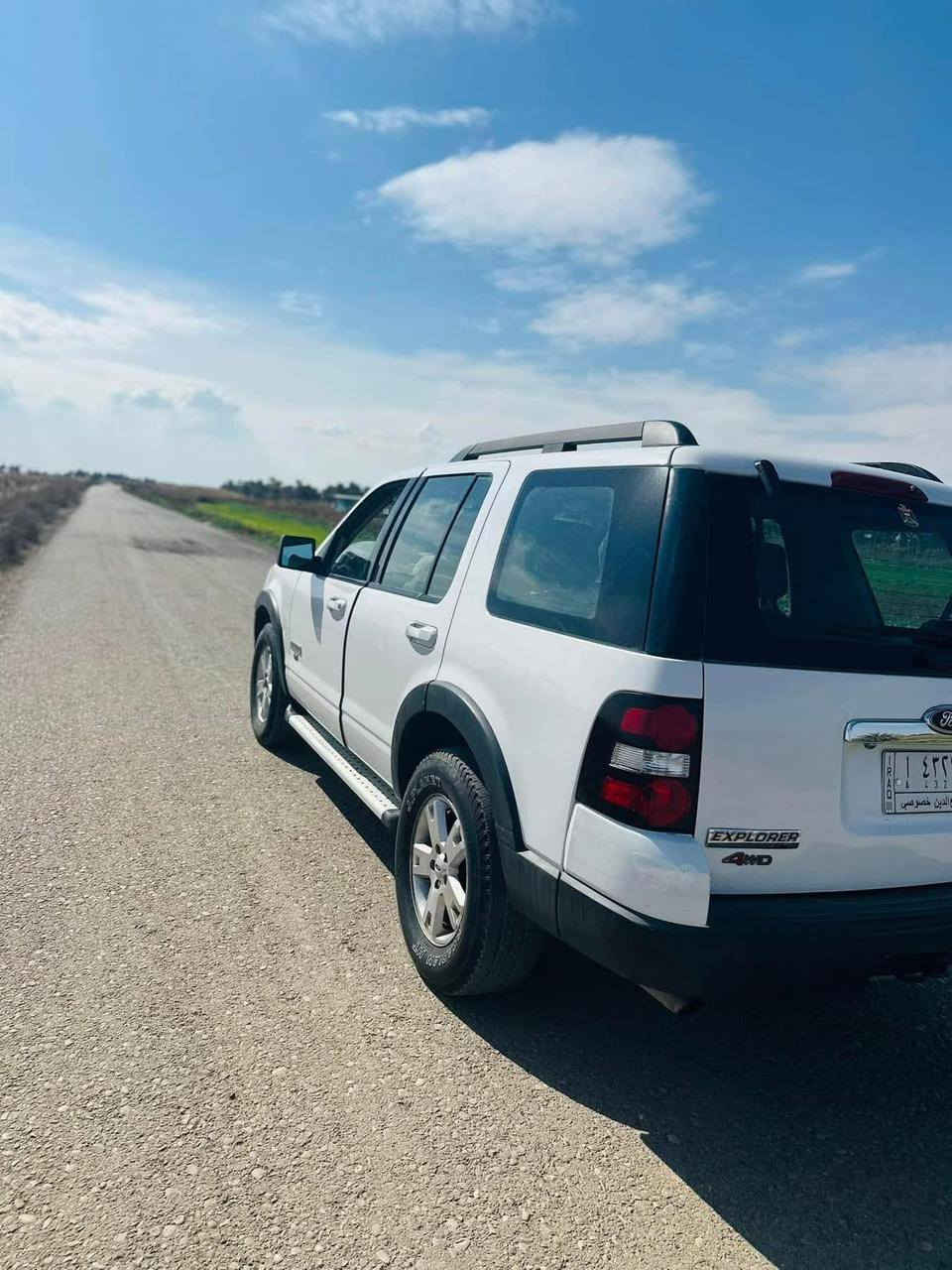 فور اكس بلور 2007 رقم صلاح الدين مشروع وطني بسمي تحويل ثاني يوم  سياره خير من الله للبيع كير  محرك كفاله محرك 4000 السعر المطلوب 95 وبيهه مجال او مراوس بسياره حسب القناعه ***********
