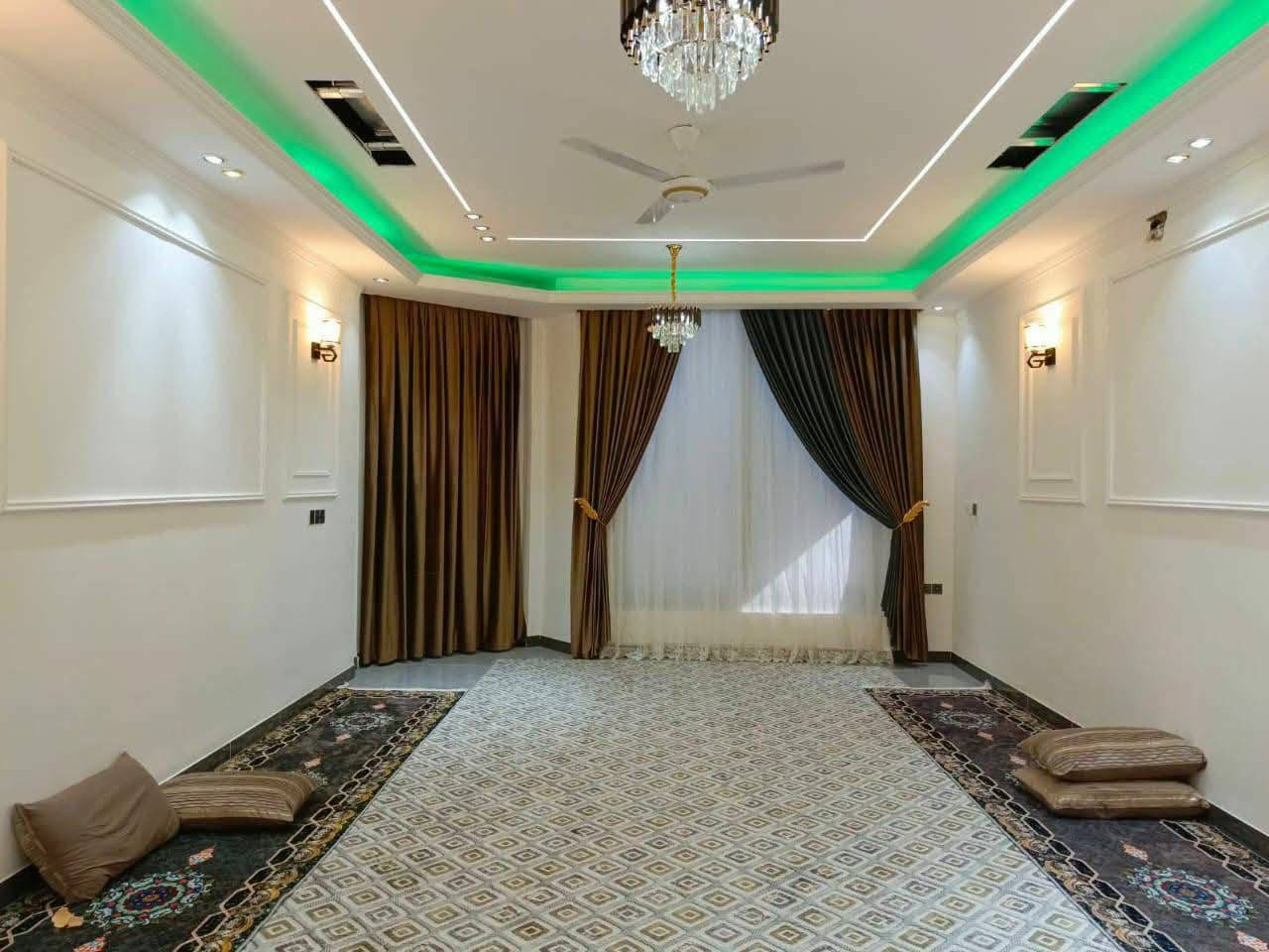 #لــلـبـيـــع

بـيـت بـنـــاء #جــديــد طـــابـقيـن

#مـلــك_طــابــو_صــرف

البـيـت #مـفــــول شـغــل راقــــي درجــة أولــى

البـيـت كـلــه #مــــرمــــر طبـيـعــي الأصـلــي

مســاحــة 200 مـتــر ( 10 × 20 )

يـحـتــوي البـيــت عــلــى

بـــــورد دكـتــات نـظـــام #تـبــريــد مـــركـــزي

يـحـتــوي عــلــى

غـــرف نــــوم عـــدد 6
غـــرفـــة إستـقـبــال
صـــالـــة
مطـبــخ
حـمــــام عـــدد 3
مـنـــــور
صـحـيــات

#الـعـنـــــوان أبـــو غـــريـب النـصــر والـســلام
مـــربـــع الـ 4000 منـطـقـة حـلـــوة وهــــادئــة

#الـسـعـــر 175 وبـيـه مـجـــال بـسيــط

#لـلـتــــواصـــل *********** ¤ ***********
