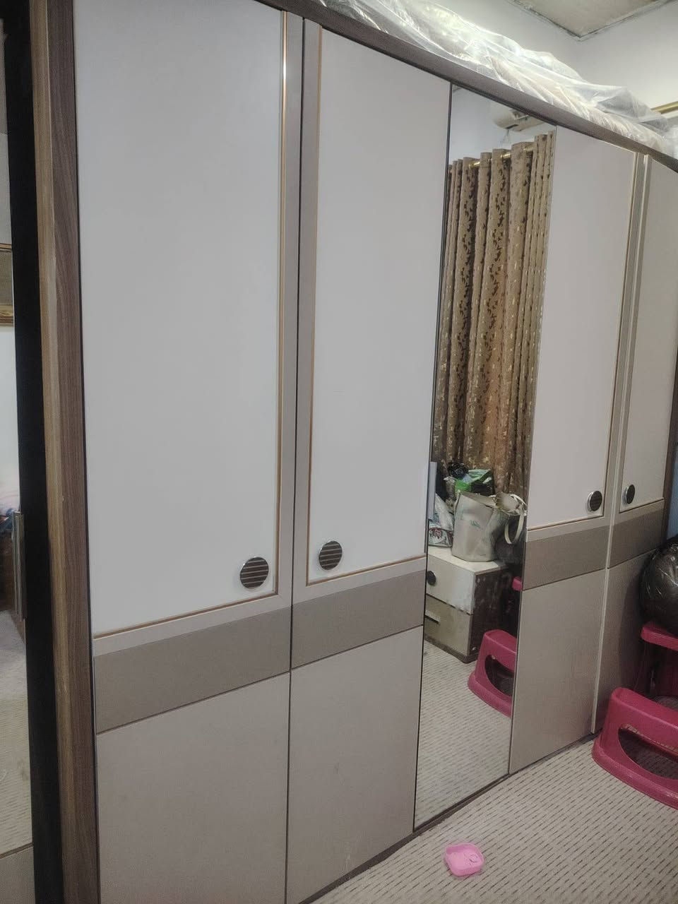 غرفه للبيع نظيف جدا للاستفسار على رقم ***********نوعيه استقبال
