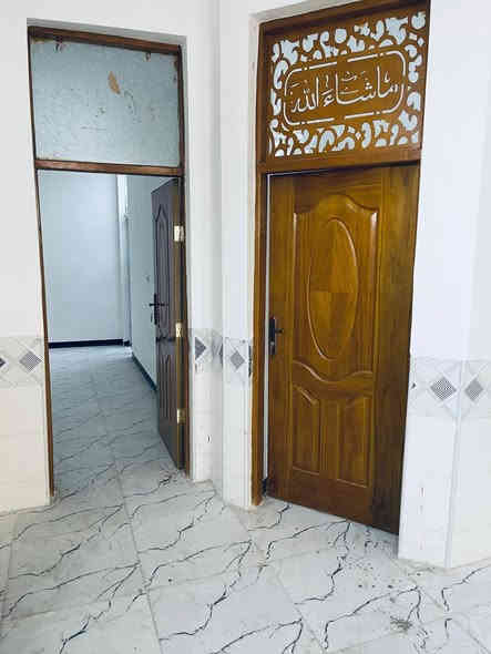 دار للبيع مساحه ١٥٠ متر طابو صرف
يحتوي علئ غرفتين نوم بناء حديث البيت ٢٠٢٥

غير مسكون البيت تسليم مفتاح

السعر ٩٢ قابل للتفاوض

ثاني بيت عن تبليط

خدمات كامله
العنوان ابي غرق حي المرتضئ

***********
