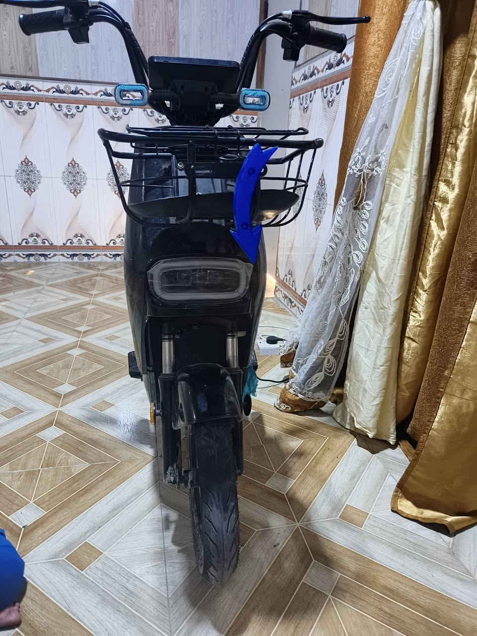 دراجه شحن كلش نضيفه كلشي شغال بيه مكاني القبله وهذا رقمي ***********
