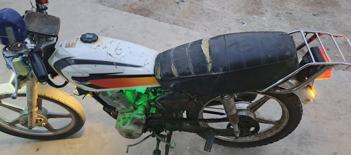 السلام عليكم دراجه كلك مكفوله من كلشي ضفيره شغاله محرك نوع فيوم 5كير  دبوني الجوت ***********
