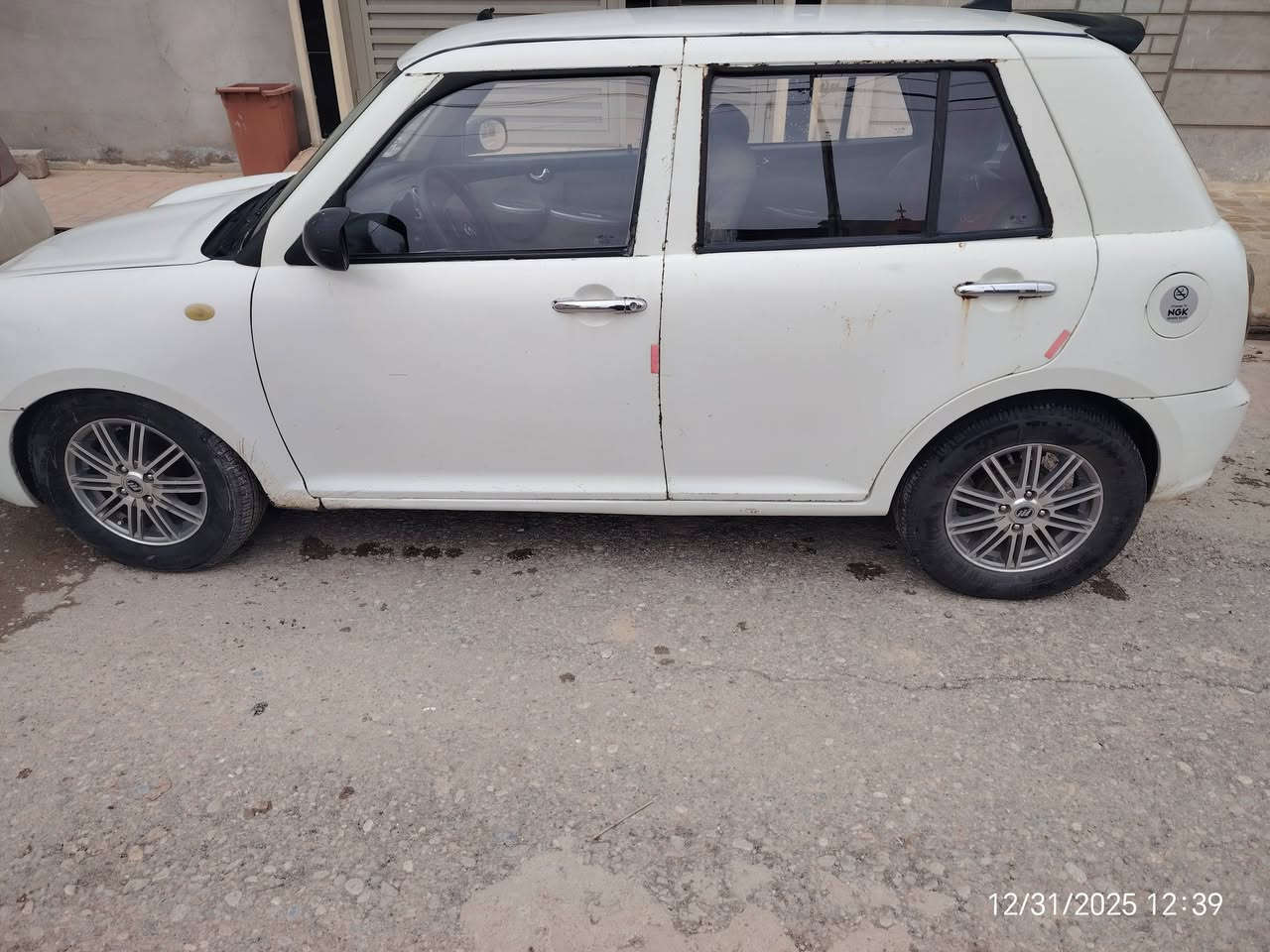 ليفان ٣٢٠ موديل ٢٠١٣ رقم نينوى سنوية لحد ٢٠٢٧
تشتريها من شرعيها
ماشية ١١١ كيلو قابل للزياده شرط المحرك والكير
الحادث بسبب التحرير جهة السايق باب السايق و الراكب فقط مصبوغ و بيها بالسقف ابضا صبغ و مكانات اثر الشظايا تاخذها صبغ عام بجم كبس ما بي اي ضربة شواصيها ما بيها اي ضربة و نظيفة 
الادامة :
قاعدة فيت بم جديدة بلكات ووايراتهم جديد نوزلات تنظيف كامل طخم تايرات جديد اربع تايرات كمبريسر تبريد و غاز و راديتر كلو جديد بالصيف سويتو سياره نظيفة وكاعدة
للتواصل على الرقم ***********
