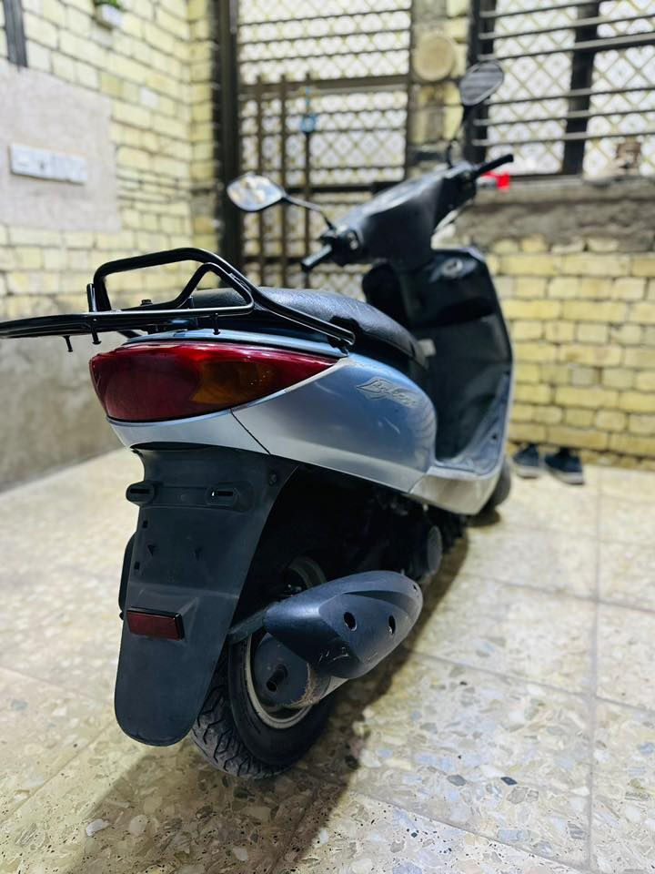 بريز كابريتر  
دواجه لوك اخت الرمبه 
اي نقص ما بيه جديده دراجه حلوه بعد انته تجي تكلب وتطلع 
للبيع سعر 750 عنوان بغداد البلديات 
الرقم ***********
