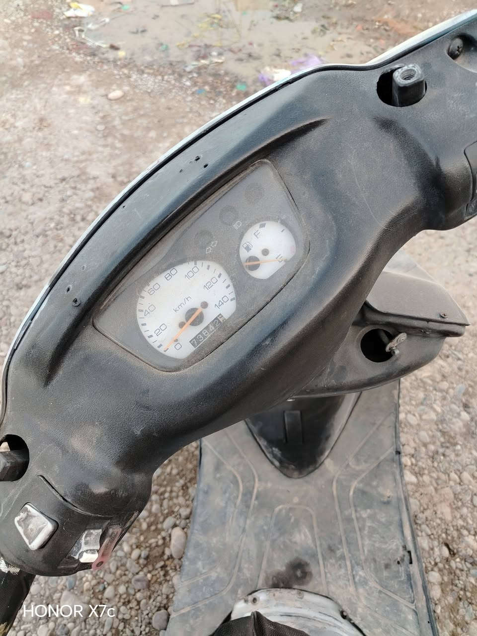 دراجه للبيع نظيفه وشغاله كهربائيات كلهه شغاله سعرهه 250
وبيهه مجال قليل للااتصال ***********
