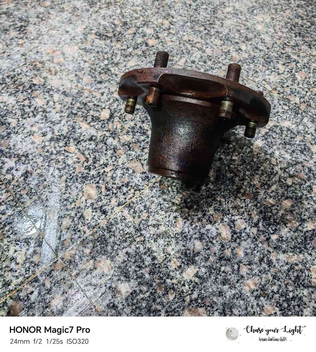 فلنجات عدد 2 مال كنتر نضيفات موؤسسه وروط ستيرن بيه عواج خفيف وعندي دعاميه خلفيه مال هينو أو فوزه حديد ودعاميه اماميه مال فوزه وهورن هينو نضيف قيم بلي يرضي بيه الله العنوان بغداد العبيدي للاستفسار ***********
