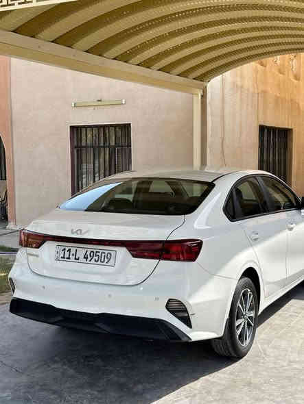 السلام عليكم

كيا سيراتو موديل 2024 خليجي للبيع
رقم بغداد انكليزي سنوية الى 2029
محرك 2000 دوش
الموصفات
لد امامي
تحكم ستيرن جهيتين
شاشة كبيرة تدعم كابر بلي وابل ستور
حساسات خلفية
ويل كب كروم
دخل اسود
السيارة كلش نظيفة و مكفولة من الحادث والصبغ والتبديل
موقع السيارة : بغداد - العامرية
رقم الهاتف : ***********
السعر : 17,800 $
