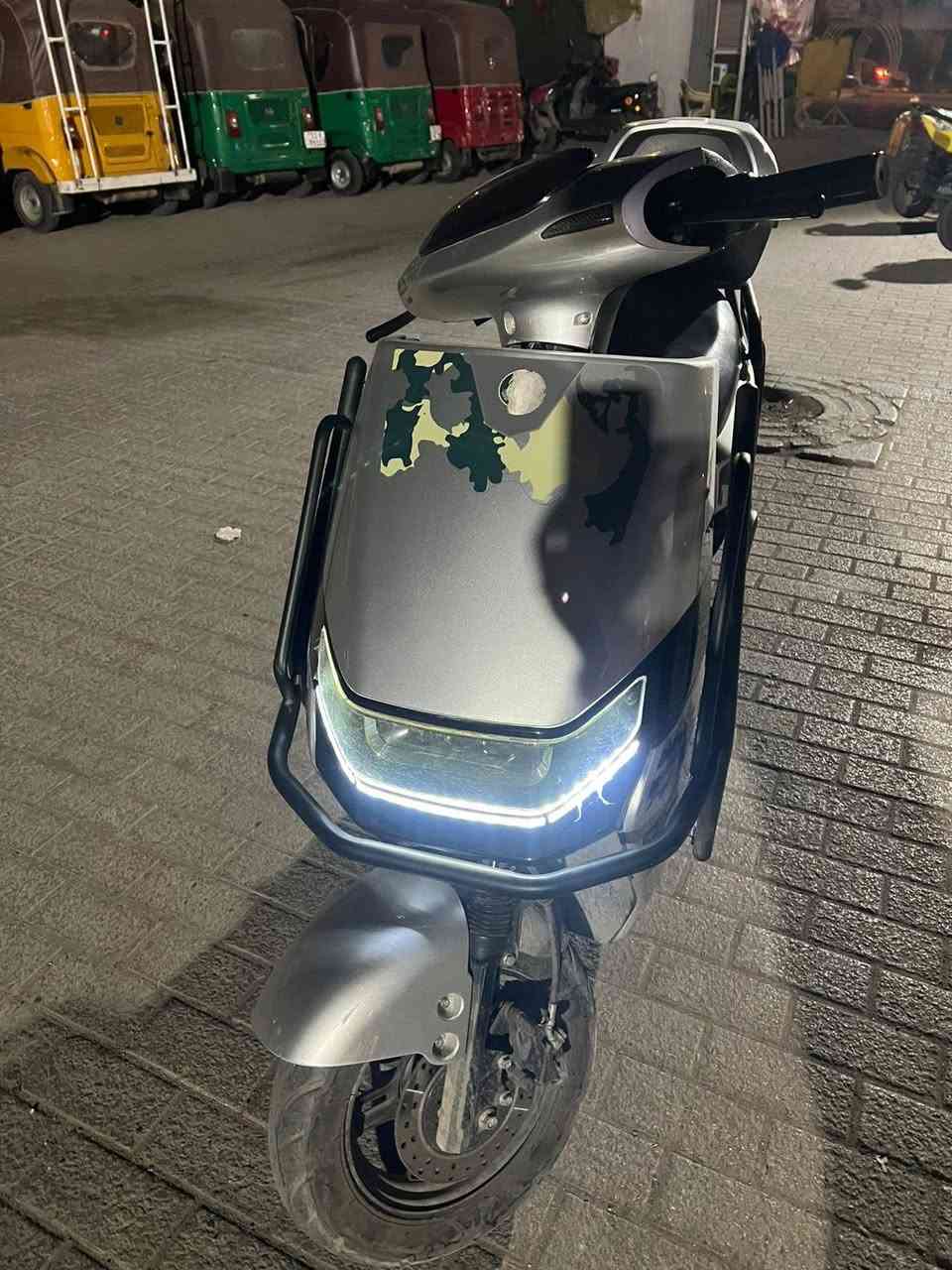 دراجه شحن ماتركس حديث 2025   (7) بطاريات خذتها قبل شهر مليون و 150 من شركه الصقر الاحمر وكاله دراجه ما مستتخدمها جديده فولل بطاريات فوول كفاله عامه تجي تفحص وتاخذها بل عافيه ما مستخدمها اصلن ب 950 لطيبين وبيها مجال حك الجيه عنواني بغداد مدينه صدر قطاع 9 اتواجد فقط واتساب ***********
